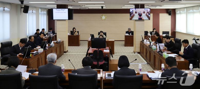 충북 진천군의회 2025 행정사무감사.(진천군의회 제공, 재판매 및 DB금지)/뉴스1