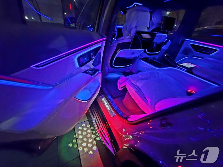 마이바흐 EQS 680 SUV 2열 실내 ⓒ News1 박기범 기자