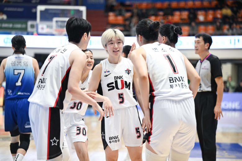 부산 BNK 선수들. (WKBL 제공)