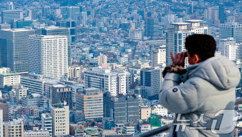 서울 남산에서 바라본 아파트 단지의 모습. 2025.12.14/뉴스1 ⓒ News1 이호윤 기자