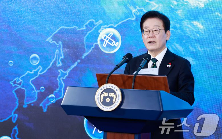 이재명 대통령이 23일 부산 동구 해양수산부 청사에서 열린 개청식에서 축사를 하고 있다. (대통령실통신사진기자단) 2025.12.23/뉴스1 ⓒ News1 허경 기자