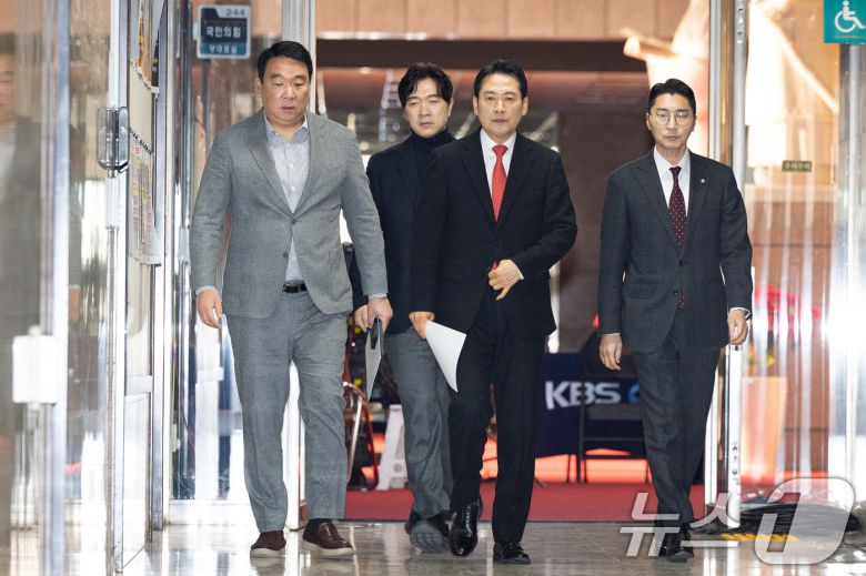 장동혁 국민의힘 대표가 28일 서울 여의도 국회에서 열린 현안 기자간담회에 참석하고 있다. 2025.12.28/뉴스1 ⓒ News1 유승관 기자