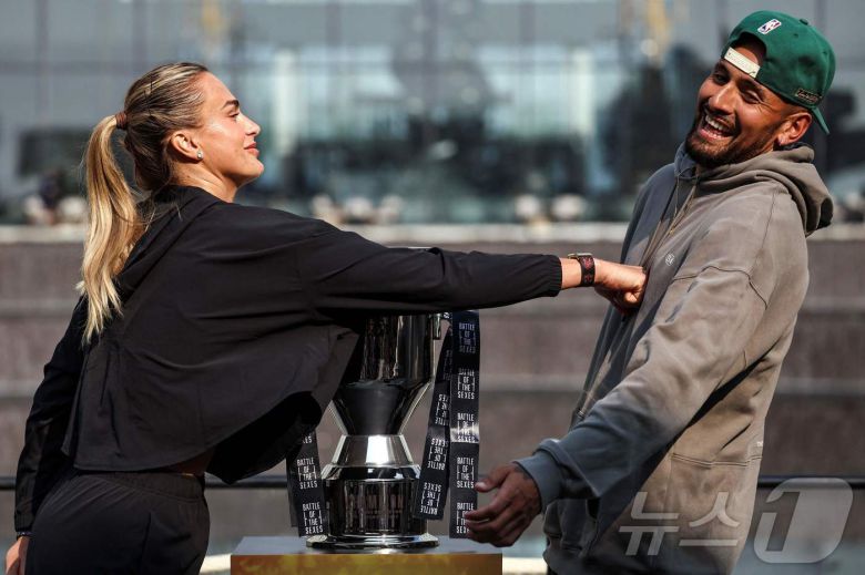 사발렌카와 키리오스. ⓒ AFP=뉴스1