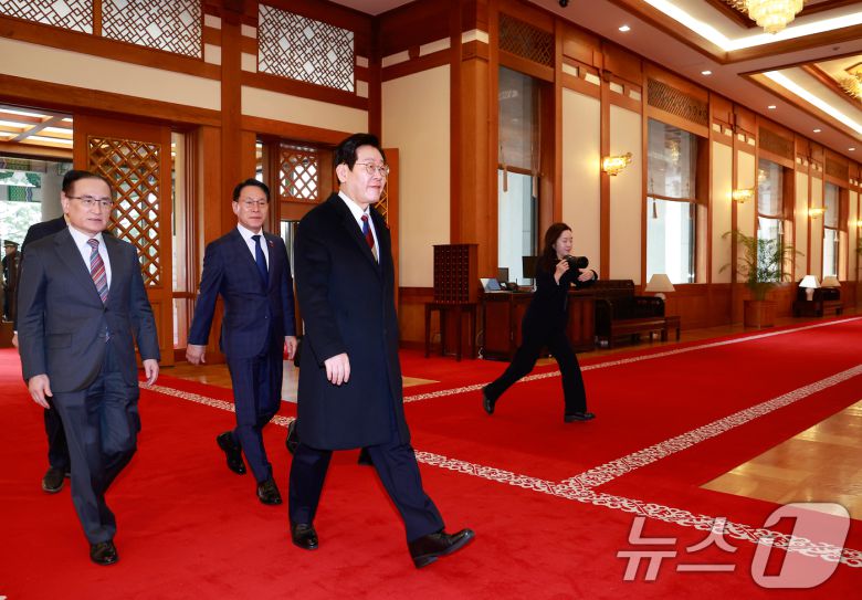 이재명 대통령이 29일 청와대로 첫 출근하고 있다. (청와대통신사진기자단) 2025.12.29/뉴스1 ⓒ News1 허경 기자