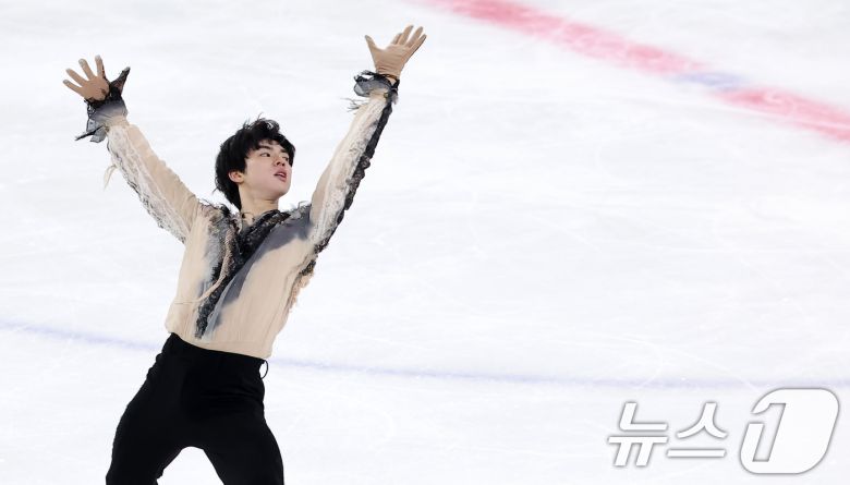 피겨스케이팅 선수 차준환(서울시청)이 4일 서울 양천구 목동 아이스링크에서 열린 제80회 전국남녀 피겨스케이팅 종합선수권대회 남자 시니어 프리 스케이팅에서 연기를 펼치고 있다. 2026.1.4/뉴스1 ⓒ News1 김성진 기자