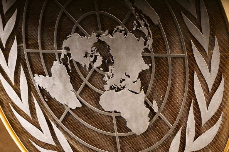 The seal of the United Nations. The organization marked the 80th anniversary of its creation in 2025. (Dave Sanders/The New York Times) ⓒ 뉴스1