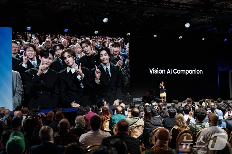 K팝 아티스트 라이즈(RIIZE)가 삼성전자 '더 퍼스트룩' 프레스 콘퍼런스에 참석해 삼성전자의 비전과 신제품을 직접 경험했다. (사진제공 = 삼성전자)