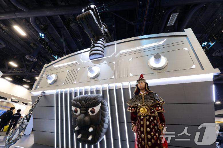 세계 최대 IT(정보기술)·가전 전시회 'CES 2026' 개막 일인 6일(현지시간) 미국 네바다주 라스베이거스 컨벤션센터(LVCC)에 거북선 모양의 한전 부스가 설치돼 있다. 2026.1.7/뉴스1 ⓒ News1 황기선 기자