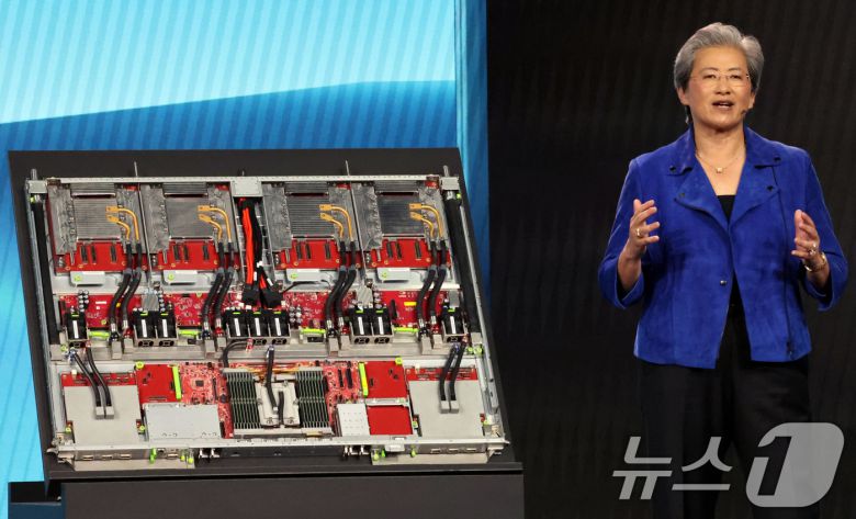 리사 수 AMD 최고경영자(CEO)가 5일(현지시간) 미국 네바다주 라스베이거스 베네치안 호텔에서 'CES 2026 개막 기조연설'을 하고 있다. 2026.1.6/뉴스1 ⓒ News1 황기선 기자