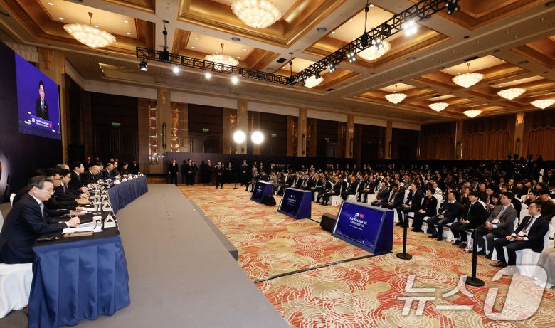 이재명 대통령이 7일 중국 상하이 국제회의중심에서 열린 한·중 벤처스타트업 서밋에서 발언하고 있다. 2026.1.7/뉴스1 ⓒ News1 허경 기자