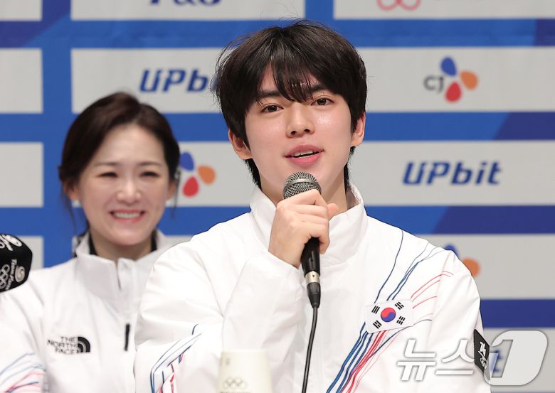 피겨스케이팅 차준환이 7일 충북 진천선수촌 챔피언하우스에서 열린 2026 밀라노코르티나동계올림픽대회 D-30 미디어데이에서 취재진의 질문에 답하고 있다. 2026.1.7/뉴스1 ⓒ News1 김성진 기자