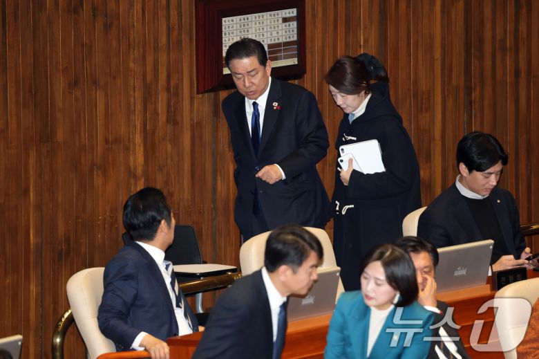 김병기 더불어민주당 의원과 강선우 무소속 의원. (뉴스1 DB)2025.12.31/뉴스1 ⓒ News1 이승배 기자