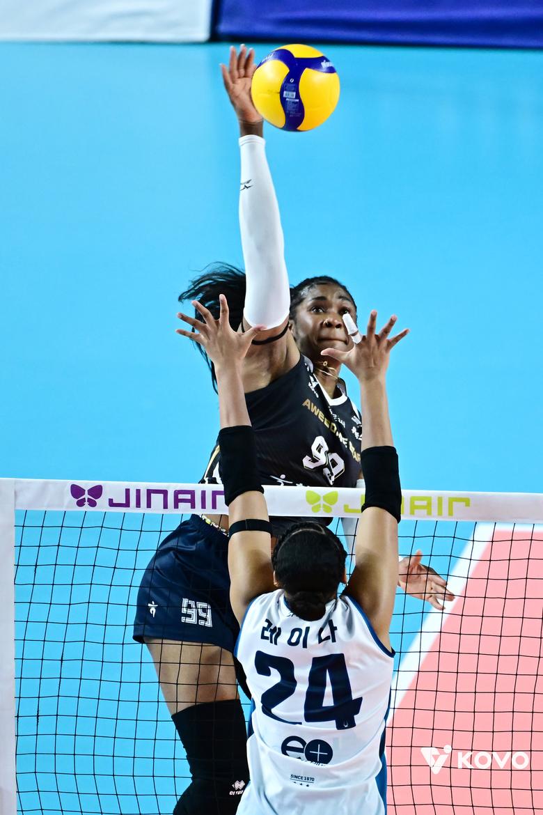 한국도로공사는 10일 경북 김천실내체육관에서 열린 2025-26 V리그 여자부 4라운드 GS칼텍스와 홈 경기에서 3-0으로 이겼다. 사진은 한국도로공사 외국인 선수 모마. (KOVO 제공)