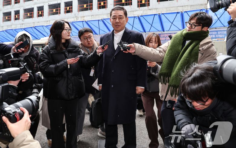 김병기 더불어민주당 전 원내대표가 12일 서울 여의도 민주당사에서 열리는 윤리심판원 회의에 출석하고 있다. 2026.1.12/뉴스1 ⓒ News1 김도우 기자