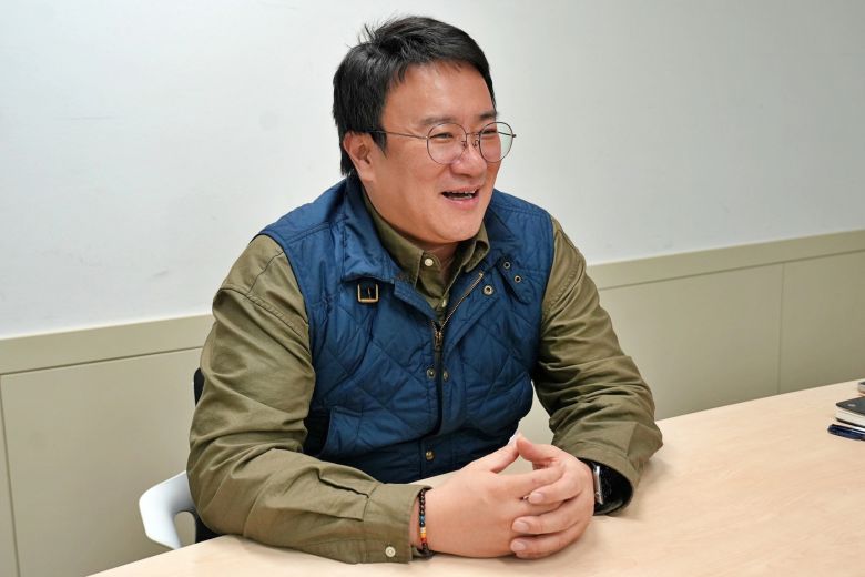 지난 8일 서울시 송파구 롯데마트·롯데슈퍼 본사에서 심영준 판촉마케팅팀장이 인터뷰를 하고 있다(롯데쇼핑 제공).