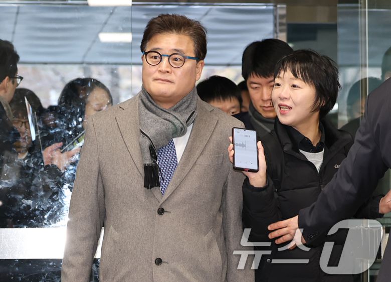 박억수 내란 특검보가 13일 오전 서울 서초구 서울중앙지방법원에서 열린 윤석열 전 대통령의 내란 우두머리 혐의 사건 결심 공판에 참석하고 있다. 2026.1.13/뉴스1 ⓒ News1 오대일 기자