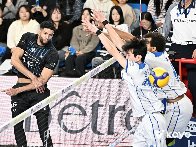 현대캐피탈은 14일 천안유관순체육관에서 열린 2025-26 V리그 남자부 4라운드 삼성화재와 홈 경기에서 3-0으로 이겼다. (KOVO 제공)