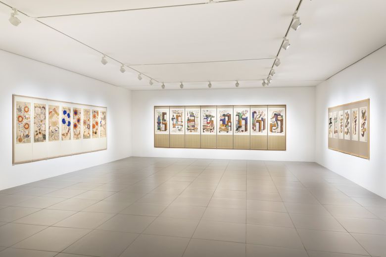 '장엄과 창의 한국 민화의 변주' 전시 전경 이미지, 갤러리현대, 서울, 2026_2층 (갤러리현대 제공)