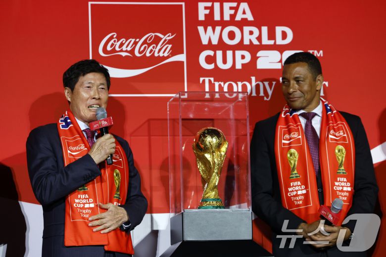 한국 축구 레전드 차범근 전 감독이 16일 오후 서울시 용산구 한강대로 CGV 용산아이파크몰 스크린X관에서 열린 FIFA 월드컵 트로피 투어 미디어 간담회에서 월드컵 트로피에 대한 감정을 솔직하게 밝히고 있다. 2026.1.16/뉴스1 ⓒ News1 박정호 기자