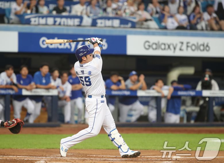 박병호는 삼성 라이온즈 소속이던 2024년 9월 4일 대구 두산 베어스전에서 2회말 1점 아치를 그려 개인 통산 400홈런을 달성했다. 뉴스1 DB ⓒ News1 공정식 기자