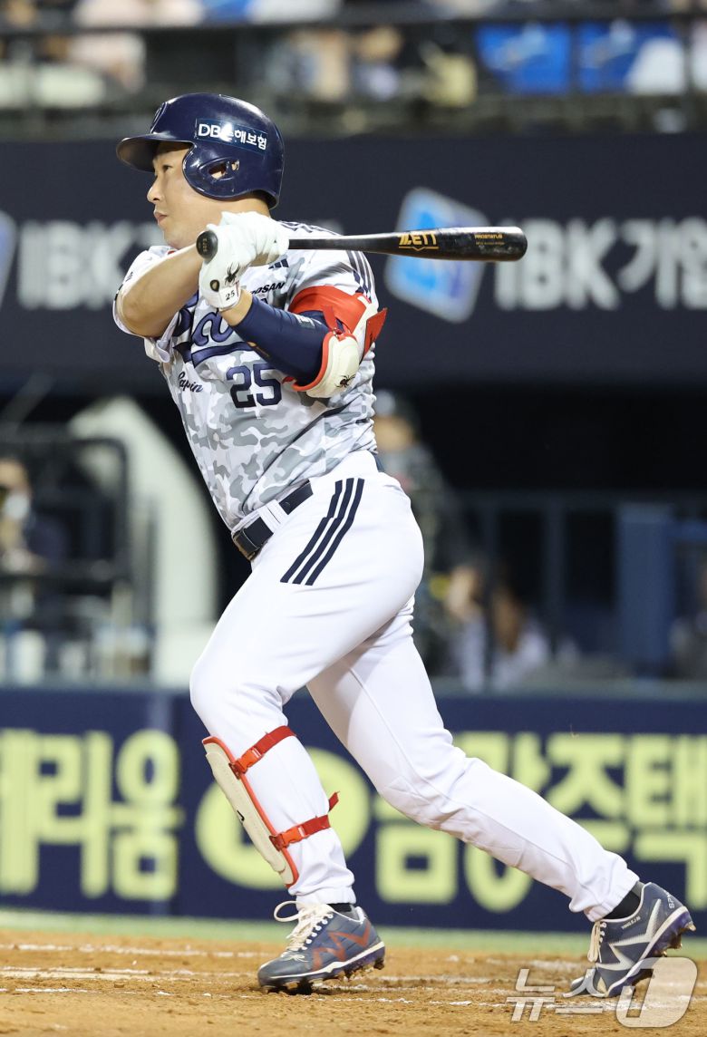 양의지는 지난해 타격왕과 포수 부문 골든글러브를 수상했다. 2025.9.10/뉴스1 ⓒ News1 이광호 기자