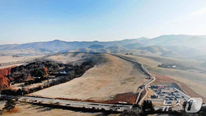 운산면 서산한우목장 데크길 전경(서산시 제공. 재판매 및 DB금지)2026.1.19/뉴스1