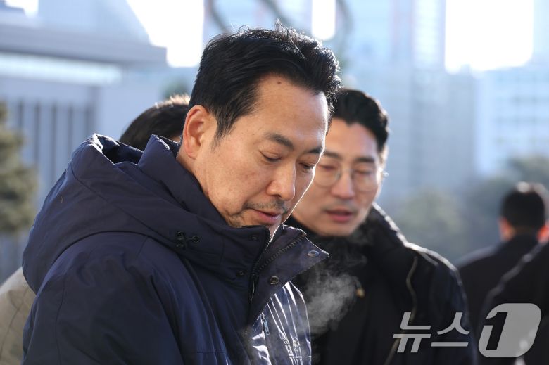 단식 농성 중인 장동혁 국민의힘 대표가 20일 서울 여의도 국회에서 산책을 하고 있다. 2026.1.20/뉴스1 ⓒ News1 신웅수 기자