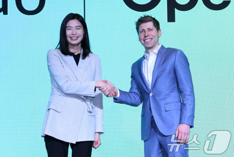 정신아 카카오 대표와 챗GPT 개발사 오픈AI의 샘 올트먼 최고경영자(CEO) 2025.2.4/뉴스1 ⓒ News1 오대일 기자