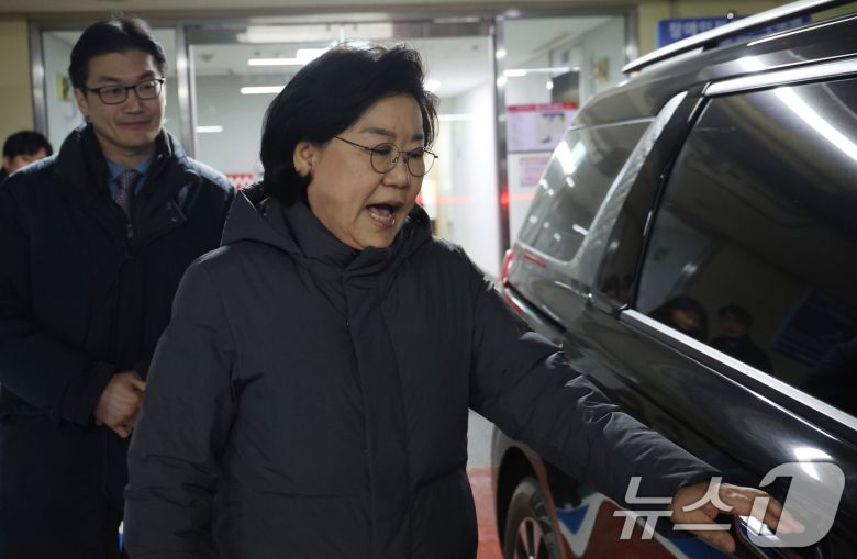 이혜훈 기획예산처 장관 후보자가 20일 오후 서울 중구 예금보험공사에 마련된 인사청문회 준비 사무실에서 점심시간을 이용해 외부로 이동하고 있다. 2026.1.20/뉴스1 ⓒ News1 김명섭 기자