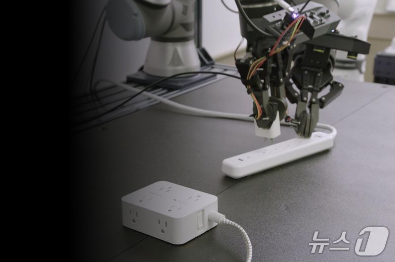 마이크로소프트 리서치 최신 로보틱스 모델 로-알파(Rho-alpha) 공개(마이크로소프트 제공)