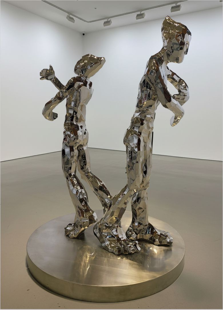 김성복, 사랑은 그리움을 남기고 떠나갔다, Stainless steel, 120 x 120 x 170cm, 2024 (노화랑 제공)