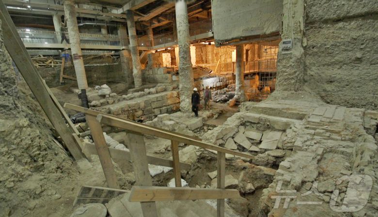 서쪽 벽 광장 아래 발굴 현장 (에밀 알라젬, 이스라엘 고대유물관리국 제공)