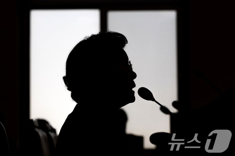 이혜훈 기획예산처 장관 후보자가 23일 서울 여의도 국회에서 열린 제431회국회(임시회) 재정경제기획위원회 인사청문회에 출석해 의원 질의에 답변하고 있다. 2026.1.23/뉴스1 ⓒ News1 이승배 기자