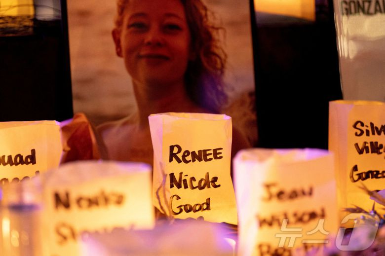 8일(현지시간) 미 워싱턴주 시애틀에서 열린 르네 니콜 굿(37)의 추모 집회. 2025.01.08. ⓒ 로이터=뉴스1 ⓒ News1 윤다정 기자