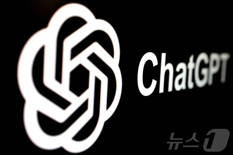 FILE PHOTO: Illustration shows ChatGPT logo ⓒ 로이터=뉴스1