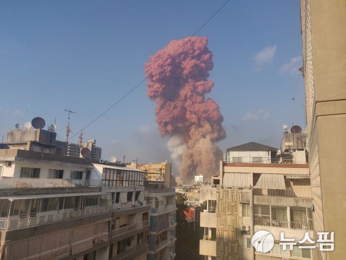 2020년 8월4일(현지시간) 레바논의 수도 베이루트 항구에서 대형 폭발 사고가 발생했다.[사진=로이터 뉴스핌] 2020.08.05 mj72284@newspim.com
