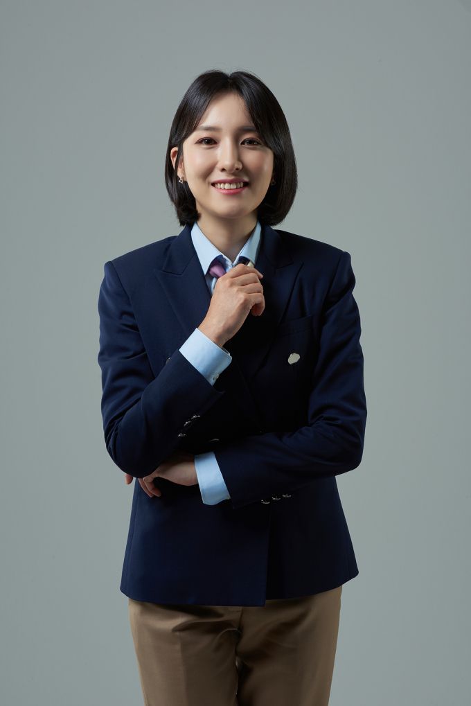 SBS골프캐스터로 나서는 장유례 아나운서.