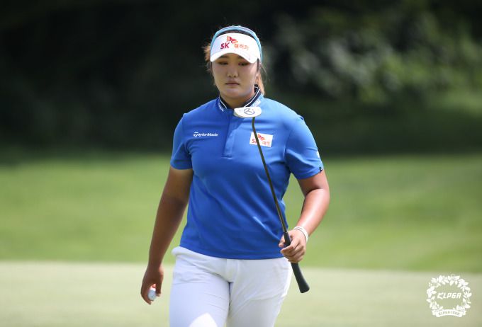 2년연속 제주 삼다수 오픈 우승을 차지한 19세 유해란. [사진= KLPGA]