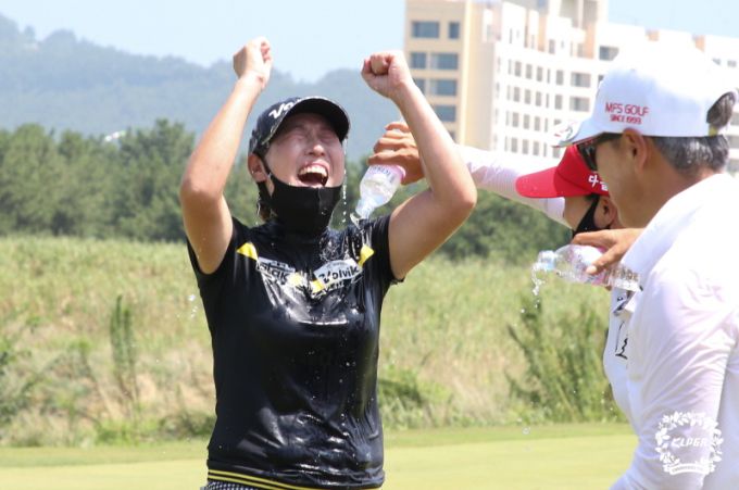 호반 챔피언스 클래식 2020 7차전 우승자 김복자. [사진= KLPGA]