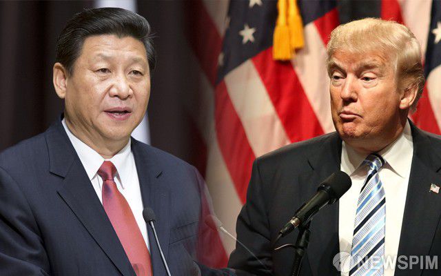 도널드 트럼프 미국 대통령(우), 시진핑 중국 국가주석