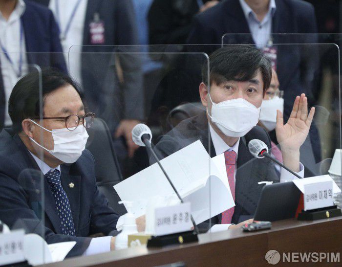 [서울=뉴스핌] 국회사진취재단 = 하태경 국민의힘 의원이 지난 8일 오전 서울 용산구 합동참모본부에서 열린 국회 국방위원회의 합동참모본부에 대한 국정감사에서 의사진행 발언을 하고 답하고 있다. 2020.10.08 photo@newspim.com