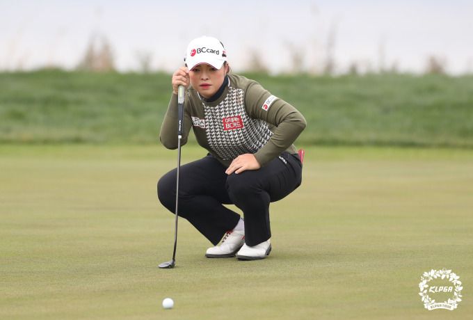 이틀째 선두를 내달린 장하나. [사진= KLPGA]