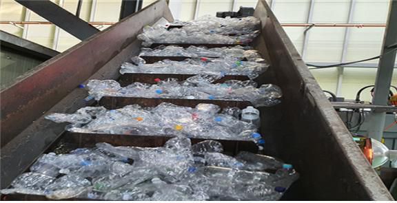 [세종=뉴스핌] 이동훈 기자 = 투명 페트병 분리수거 모습 [사진=환경부] 2020.12.24 donglee@newspim.com