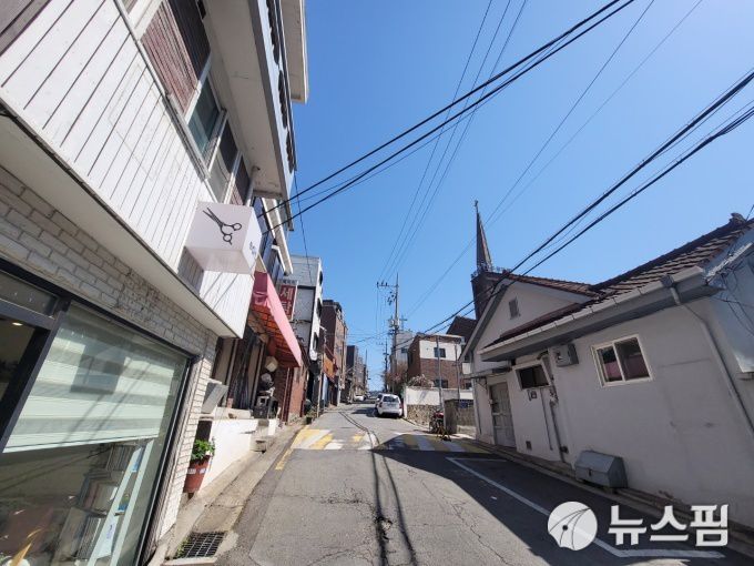 [서울=뉴스핌] 김태훈 기자 = 용산구 원효로1가의 골목길 전경. 2021.04.05 taehun02@newspim.com