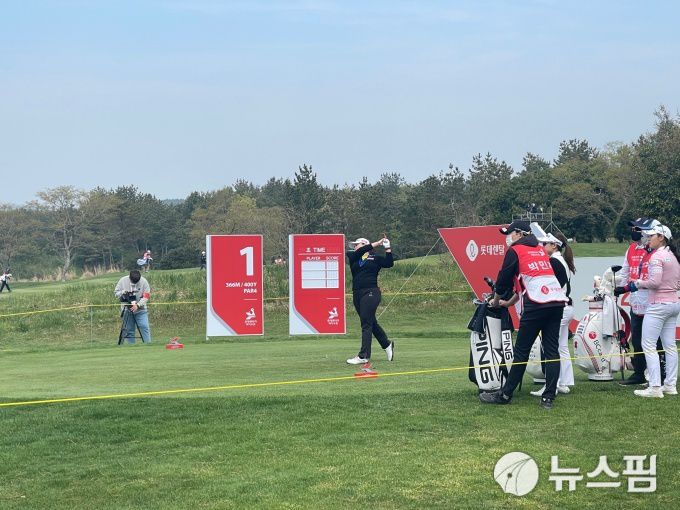 [서울=뉴스핌] 김용석 기자 = 간간히 강풍이 몰아친 대회장. 2021.04.08 fineview@newspim.com