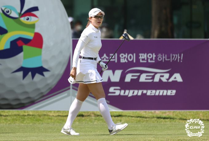 시즌 1호 홀인원을 한 김유빈. [사진= KLPGA]