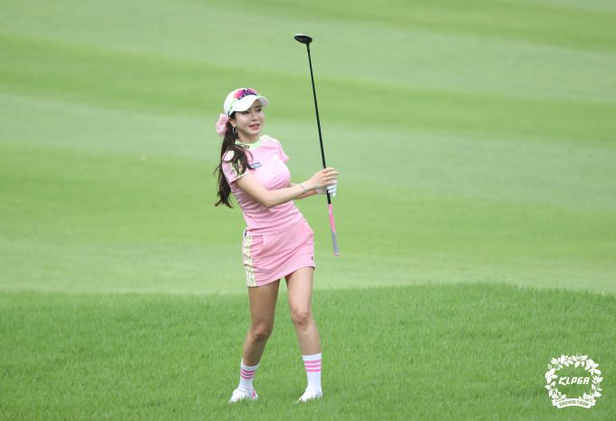 안신애가 25개월만에 대회를 치렀다. [사진= KLPGA]