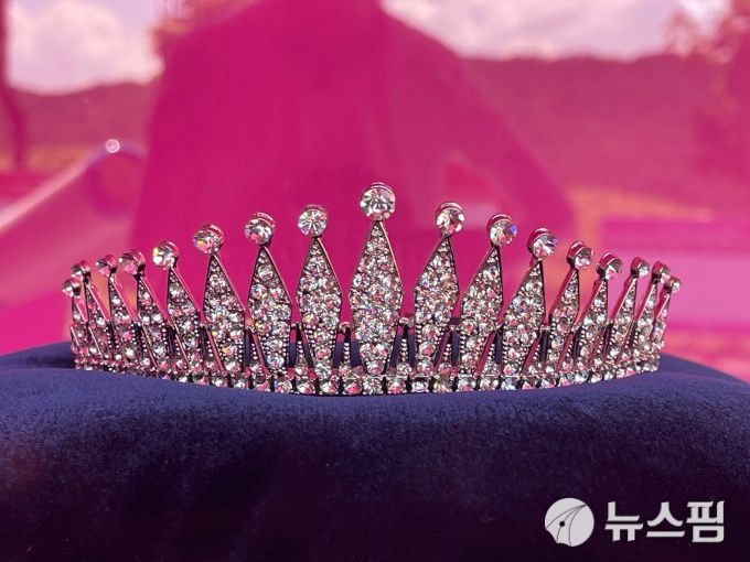 [양주=뉴스핌] 김용석 기자 = '에버콜라겐 퀸즈크라운 2021에선 우승자에게 트로피 대신 왕관을 수여한다. 왕관 받침대에는 우승자의 이름이 새겨진다. 2021.07.15 fineview@newspim.com