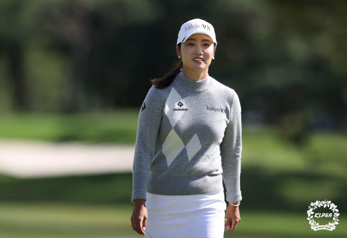 초대 대회에서 5년만의 생애 첫승 기회를 잡은 한진선. [사진= KLPGA]