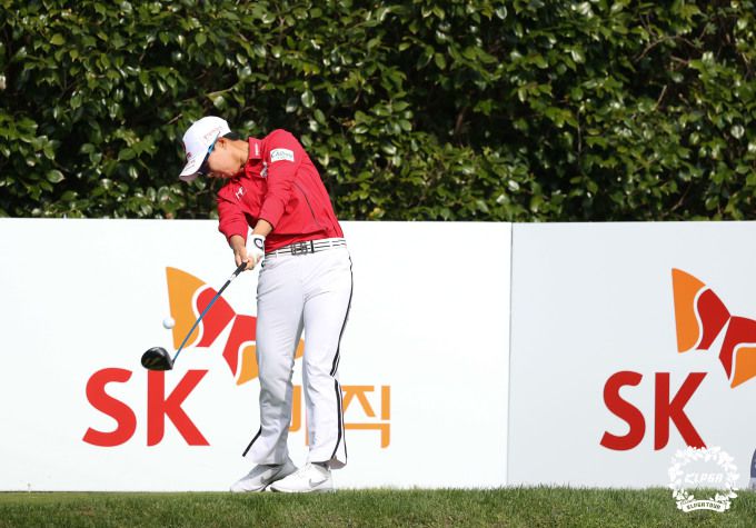 항상 즐거운 골프를 치기 위해 노력하는 김효주는 4타차 공동6위를 했다. [사진= KLPGA]